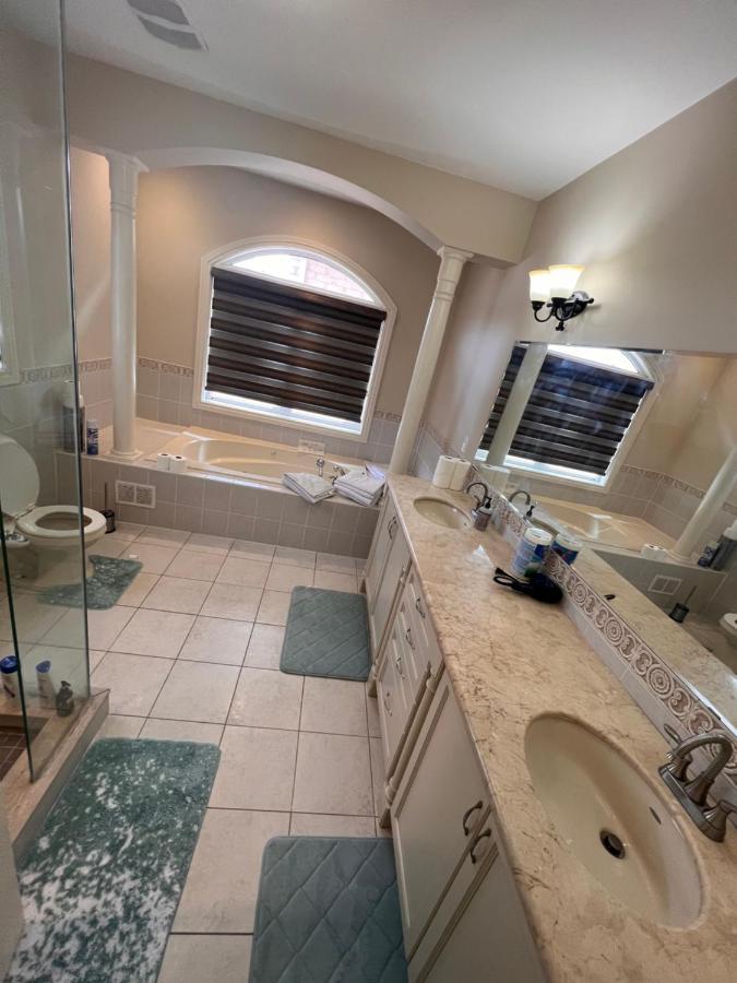 Spacious Detached In Brampton Kültér fotó